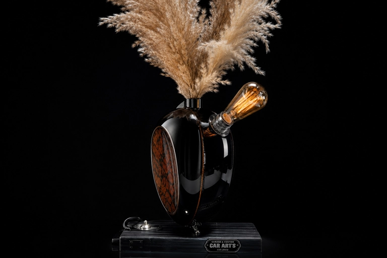 Lampe luminaire réservoir moto noir laqué ampoule Edison pampa séchée — pièce détournée Car Art's